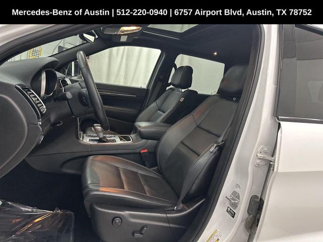 Photo of 2021 Bright White Clearcoat Jeep Grand Cherokee
