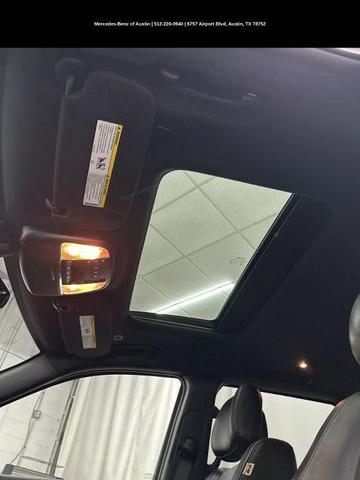 Photo of 2021 Bright White Clearcoat Jeep Grand Cherokee