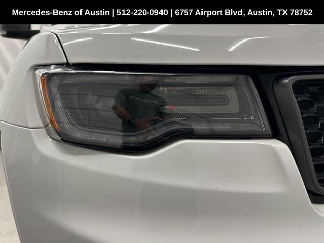 Photo of 2021 Bright White Clearcoat Jeep Grand Cherokee