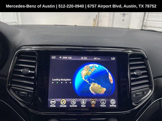 Photo of 2021 Bright White Clearcoat Jeep Grand Cherokee