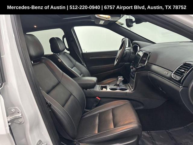 Photo of 2021 Bright White Clearcoat Jeep Grand Cherokee