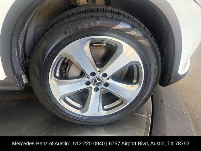 Photo of 2019 Polar White Mercedes-Benz GLC 300