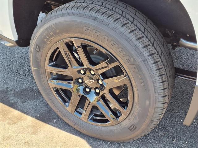 Photo of 2025 Summit White Chevrolet Silverado 1500