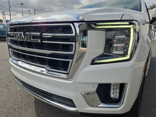 Photo of 2023 Summit White GMC Yukon XL