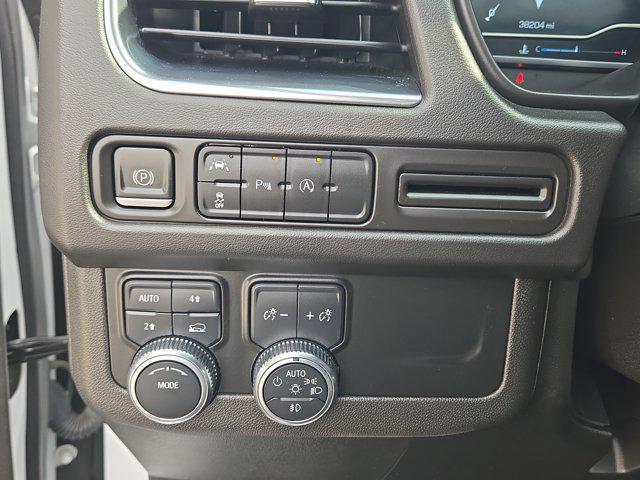 Photo of 2023 Summit White GMC Yukon XL