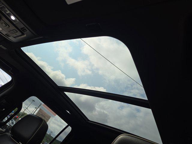Photo of 2023 Summit White GMC Yukon XL