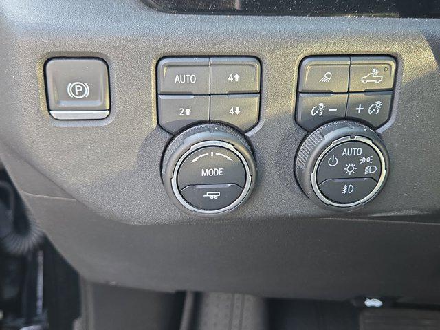 Photo of 2022 Black Chevrolet Silverado 1500