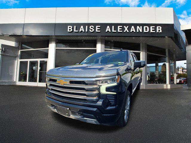 Photo of 2022 Black Chevrolet Silverado 1500