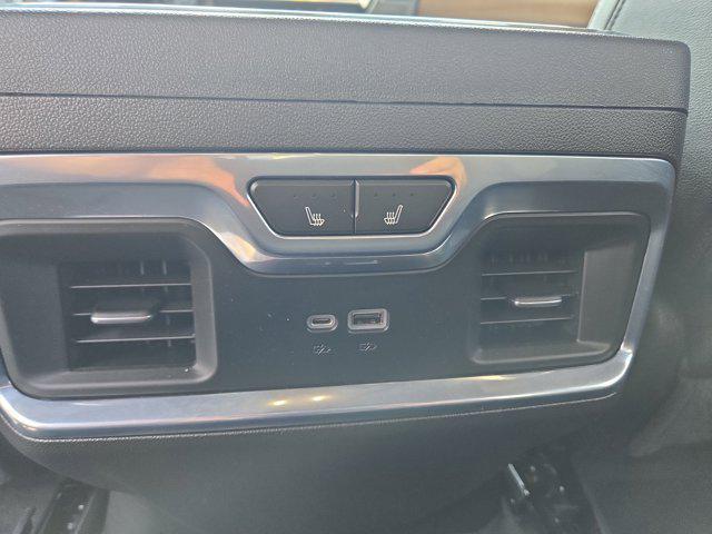 Photo of 2022 Black Chevrolet Silverado 1500