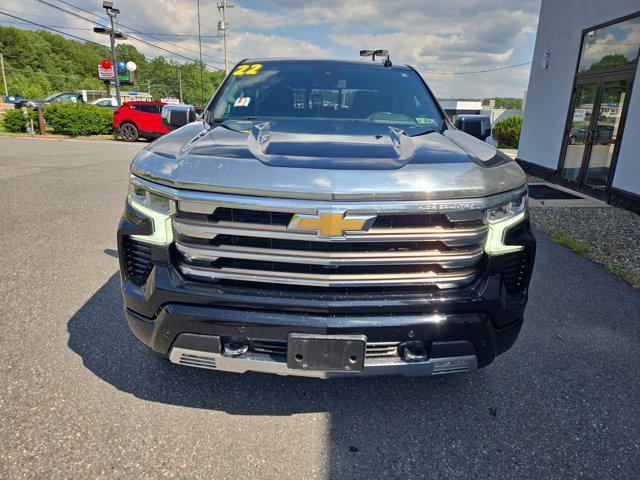 Photo of 2022 Black Chevrolet Silverado 1500