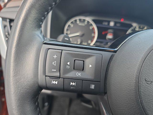 Photo of 2023 Sunset Drift Chromaflair/Super Black Nissan Rogue