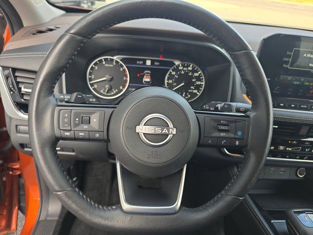 Photo of 2023 Sunset Drift Chromaflair/Super Black Nissan Rogue
