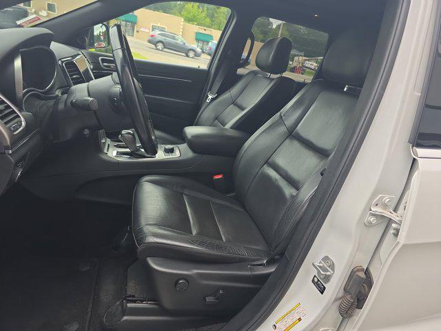 Photo of 2021 Bright White Clearcoat Jeep Grand Cherokee