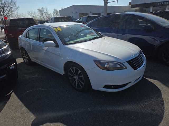 2014 Chrysler 200