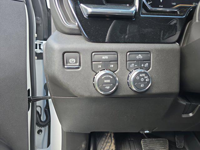 Photo of 2025 Summit White GMC Sierra 1500