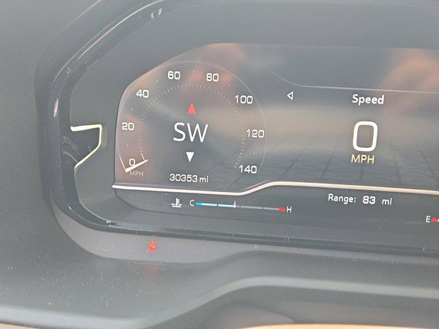 Photo of 2022 White Frost Tricoat GMC Yukon XL