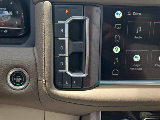 Photo of 2022 White Frost Tricoat GMC Yukon XL