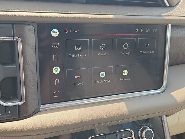 Photo of 2022 White Frost Tricoat GMC Yukon XL