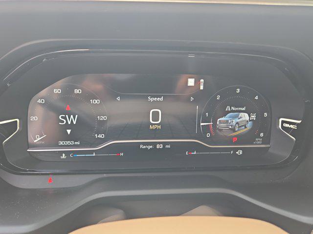 Photo of 2022 White Frost Tricoat GMC Yukon XL