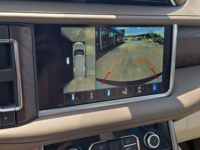 Photo of 2022 White Frost Tricoat GMC Yukon XL