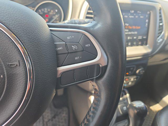 Photo of 2018 Granite Crystal Metallic Clearcoat Jeep Compass