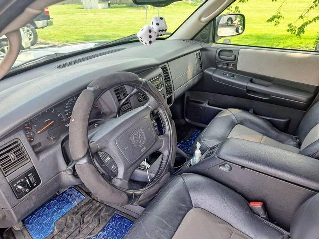 Photo of 2002 Blue Dodge Durango