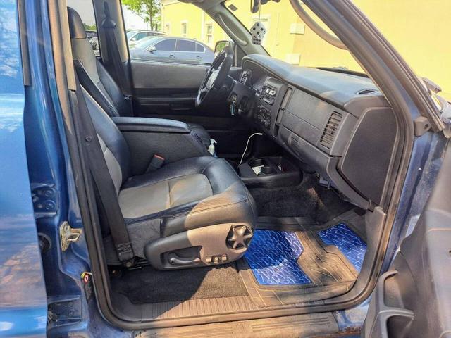Photo of 2002 Blue Dodge Durango