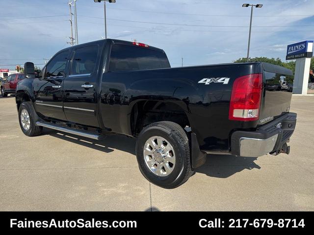 Photo of 2011 Onyx Black GMC Sierra 2500