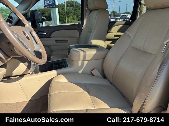 Photo of 2011 Onyx Black GMC Sierra 2500
