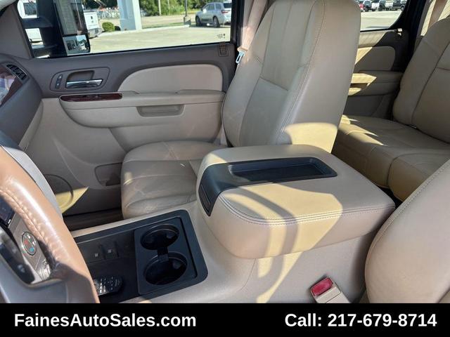 Photo of 2011 Onyx Black GMC Sierra 2500