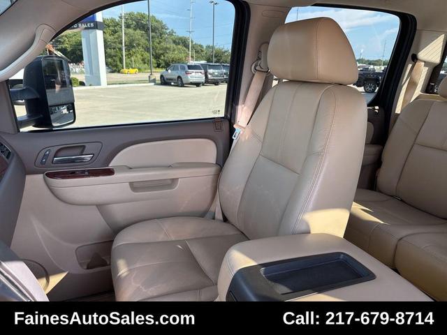 Photo of 2011 Onyx Black GMC Sierra 2500