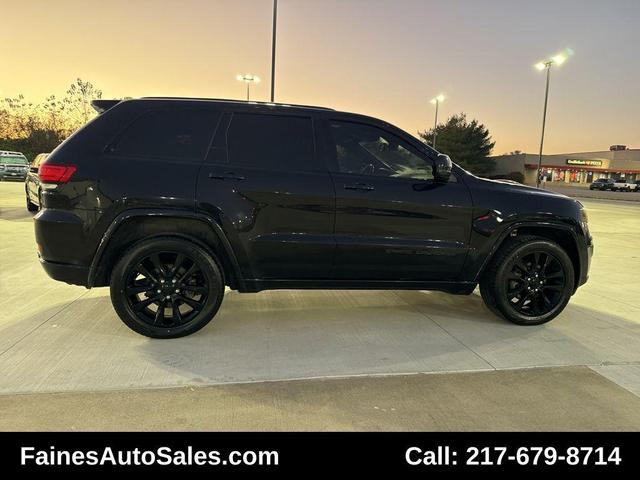 Photo of 2019 Diamond Black Crystal Pearlcoat Jeep Grand Cherokee