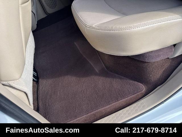 Photo of 2013 Bright White Clearcoat RAM 2500
