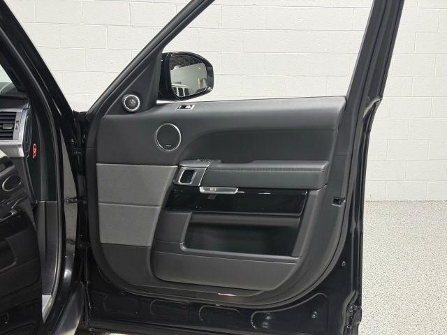 Photo of 2019 Santorini Black Land Rover Range Rover Sport