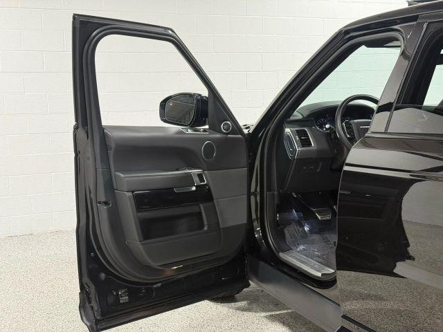 Photo of 2019 Santorini Black Land Rover Range Rover Sport