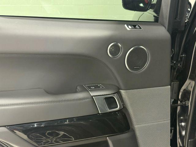 Photo of 2019 Santorini Black Land Rover Range Rover Sport