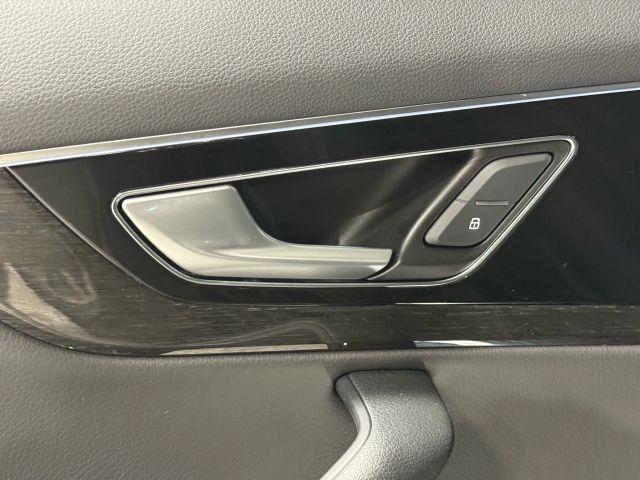 Photo of 2019 Orca Black Metallic Audi Q7