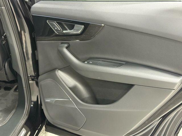 Photo of 2019 Orca Black Metallic Audi Q7