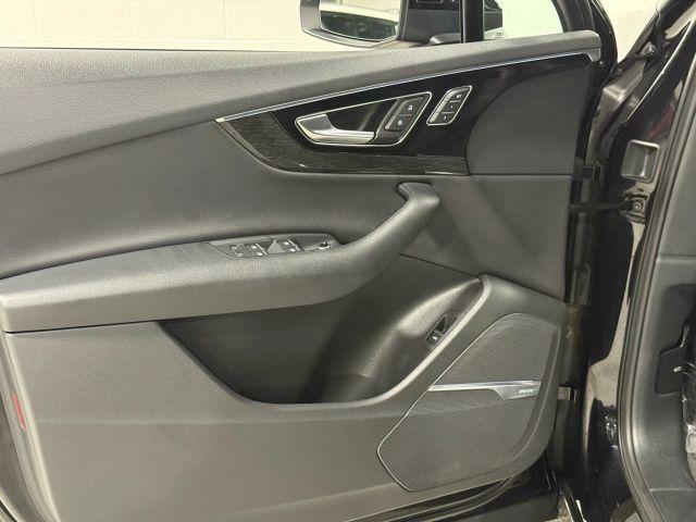 Photo of 2019 Orca Black Metallic Audi Q7