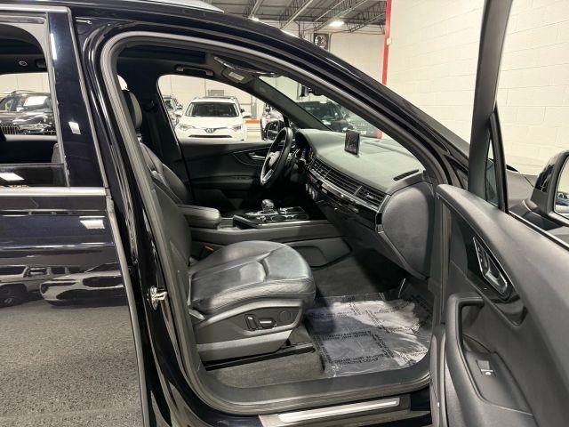 Photo of 2019 Orca Black Metallic Audi Q7