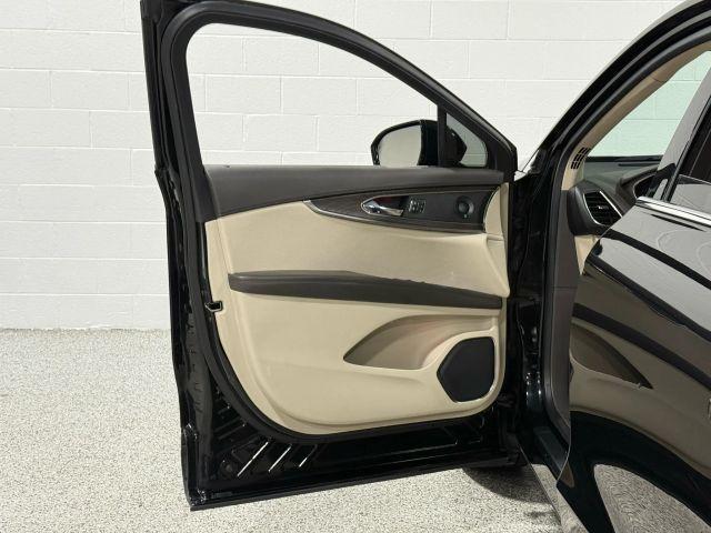 Photo of 2018 Black Lincoln MKX