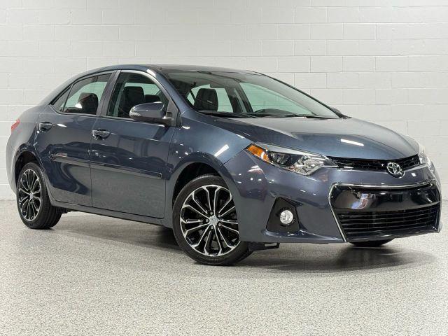 Photo of 2016 Gray Toyota Corolla