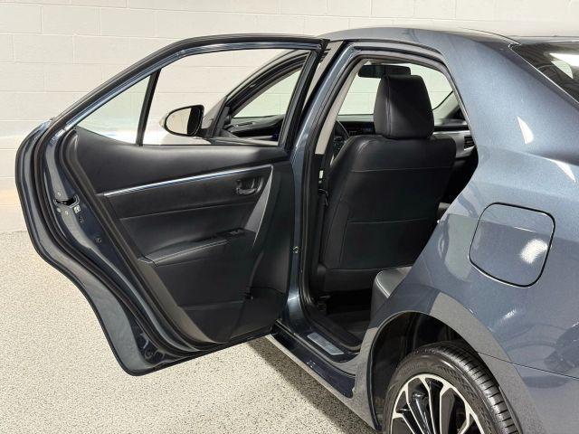 Photo of 2016 Gray Toyota Corolla
