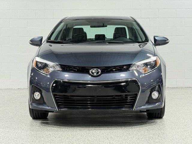 Photo of 2016 Gray Toyota Corolla