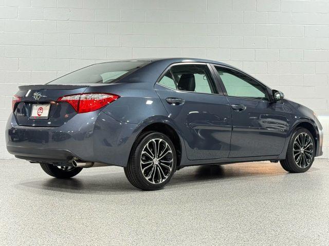 Photo of 2016 Gray Toyota Corolla