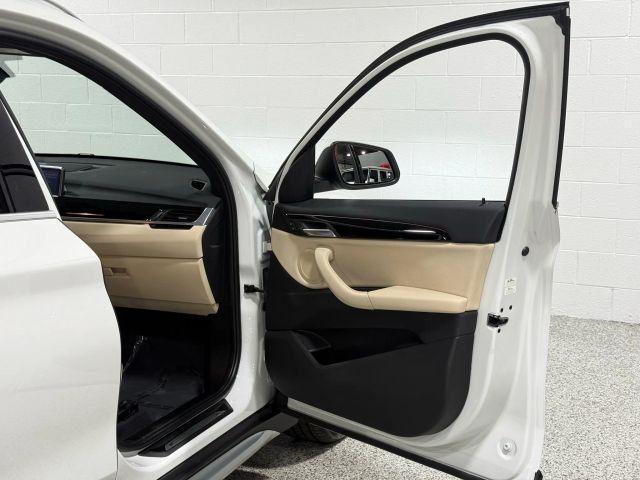 Photo of 2017 White BMW X1