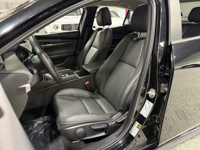 Photo of 2024 Jet Black Mazda Mazda3