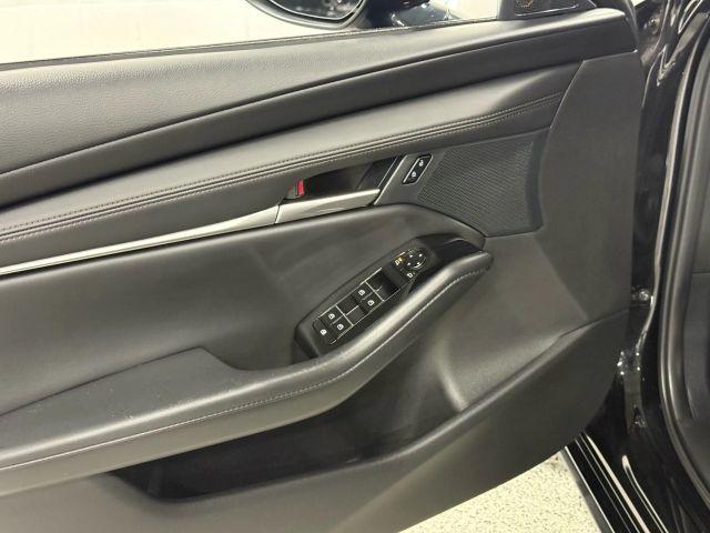 Photo of 2024 Jet Black Mazda Mazda3