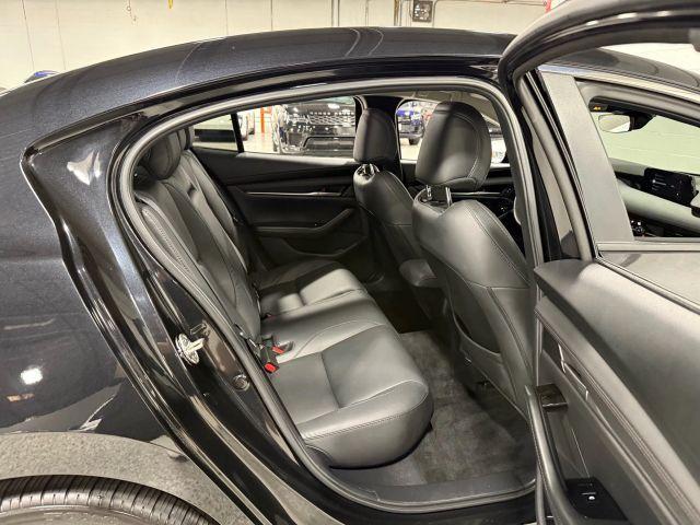 Photo of 2024 Jet Black Mazda Mazda3