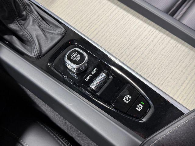 Photo of 2018 Black Volvo XC60